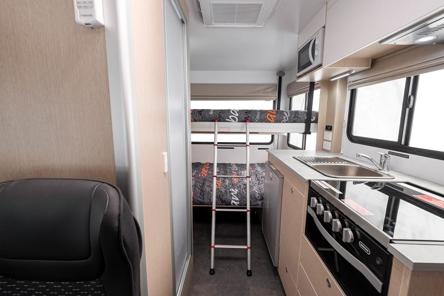 Apollo Euro Quest interieur