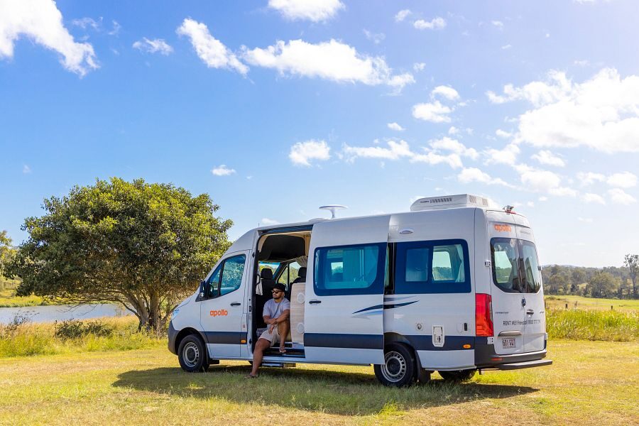 Apollo Euro Tourer zijdeur open Australië