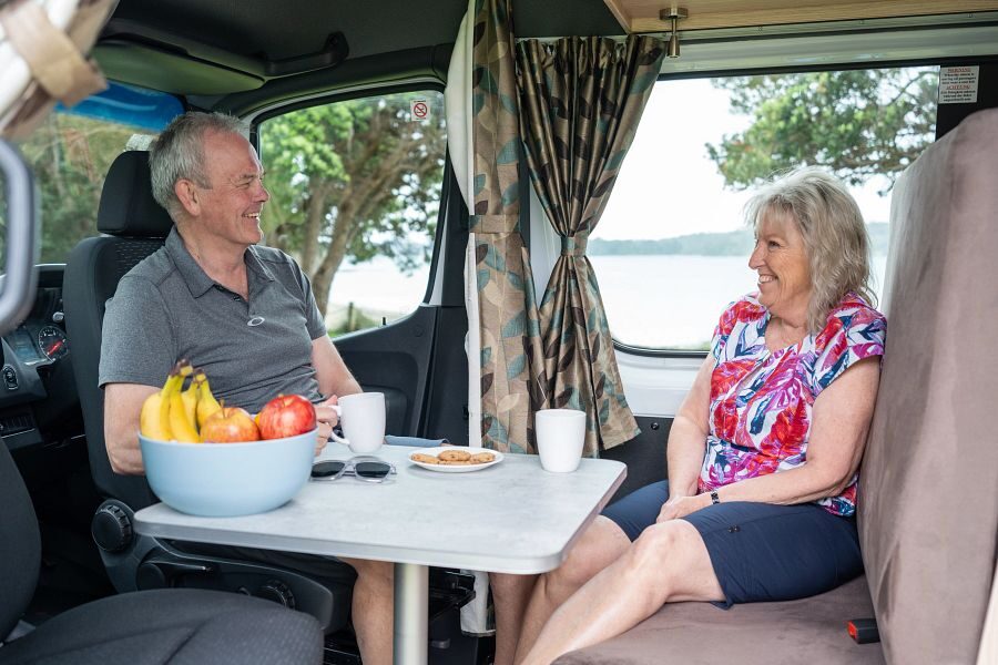Apollo Euro Tourer draaibare stoelen zithoek voorin