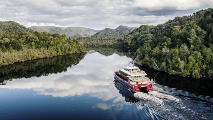 Cruise excursie op de Gordon River vanuit Strahan, drone view