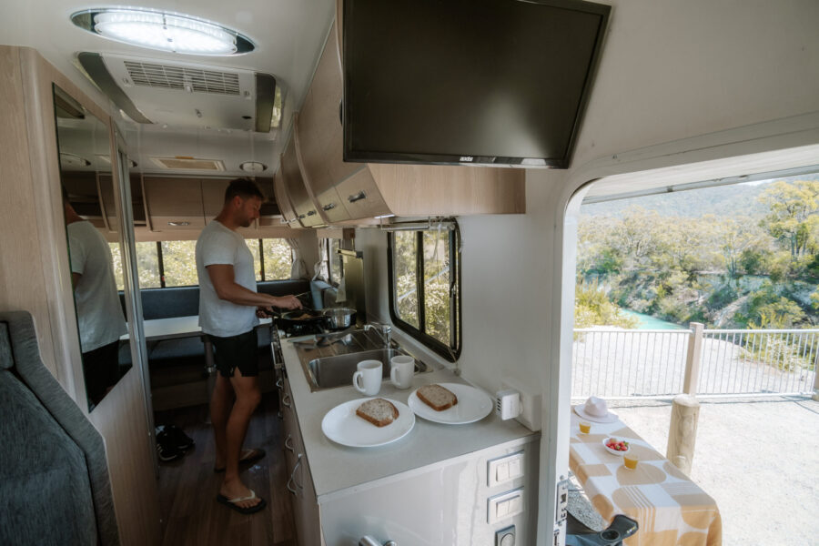 Cruisin' Adventurer keuken in gebruik