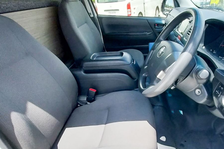 Cabine van de Go Cheap 2 Berth Hitop