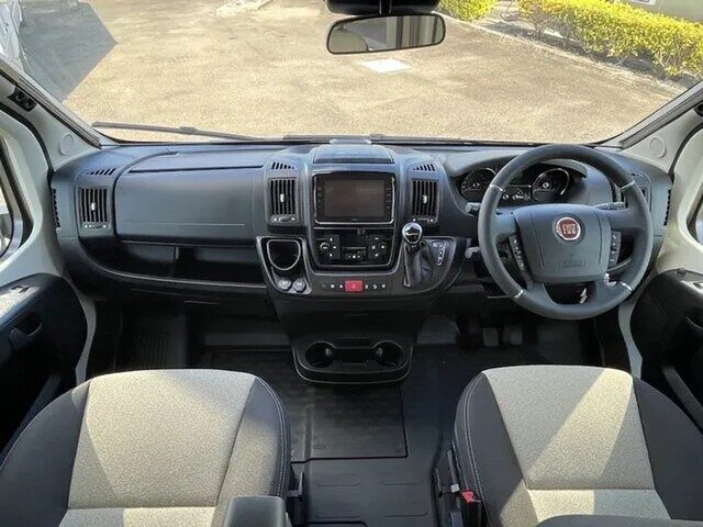 Cabine van de Star RV Polaris 2