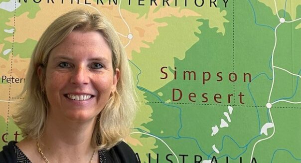 Martine van Campers Down Under staat voor de kaart van Australië