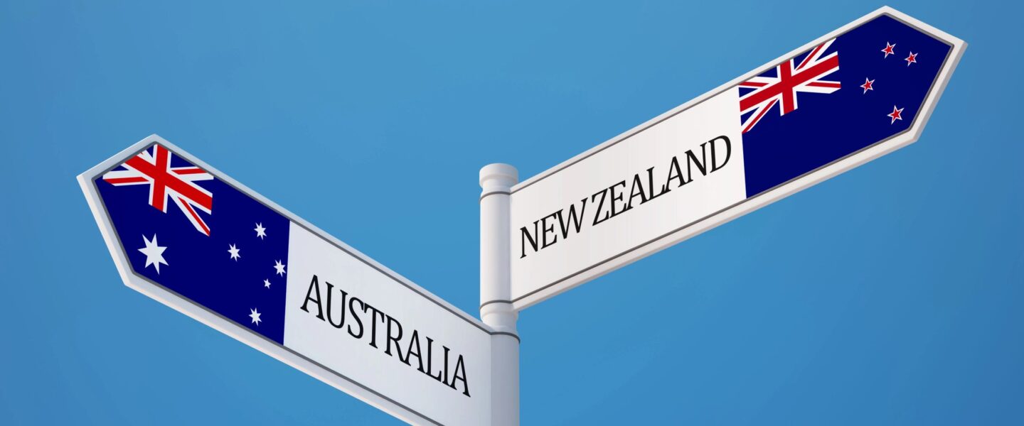 Borden die richting Australië en Nieuw-Zeeland aangeven