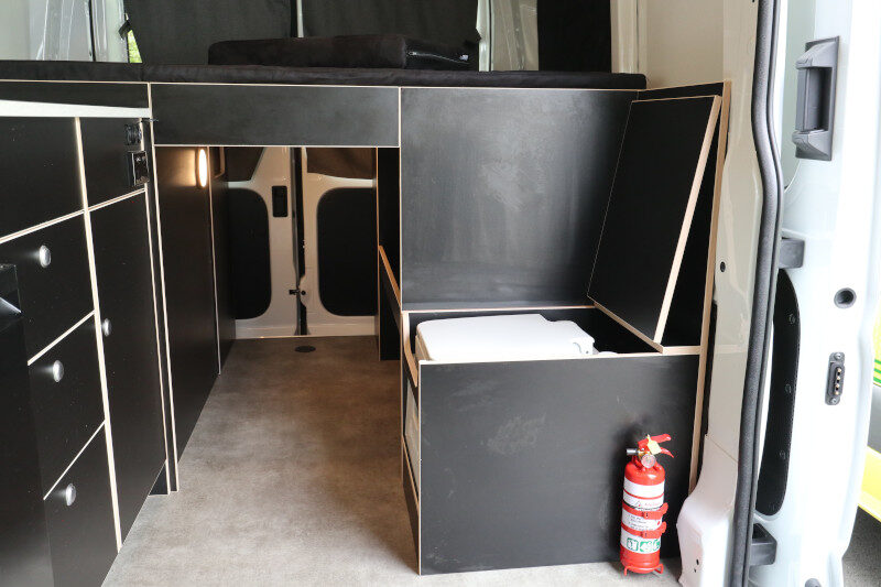 Toilet in kast in de Mighty LITE HiLITE camper in Nieuw-Zeeland