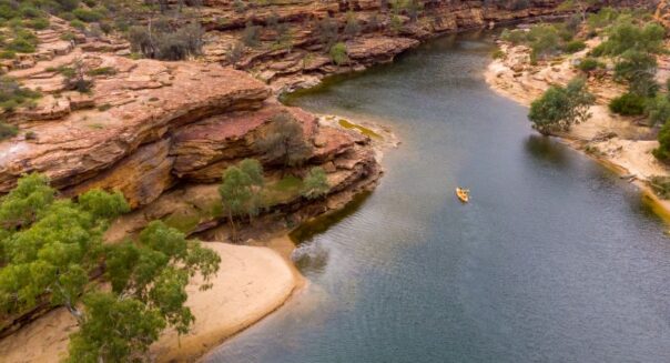 Zicht op de Murchison River in Kalbarri National Park van bovenaf