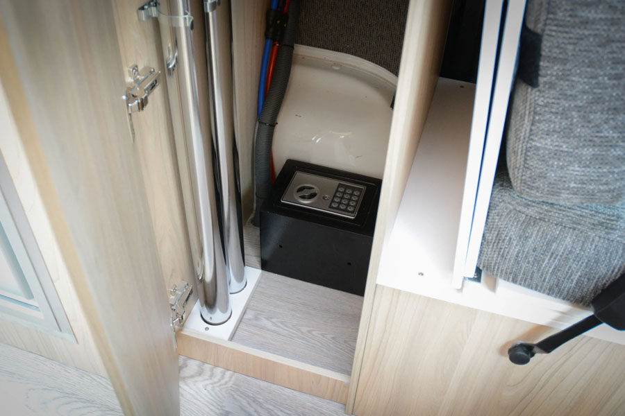 De kluis in de Pacific Horizon 2 plus 1 camper
