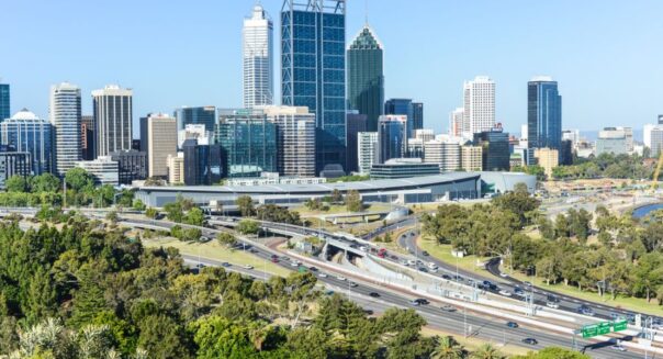 Zicht op de skylline van Perth vanaf Kings Park
