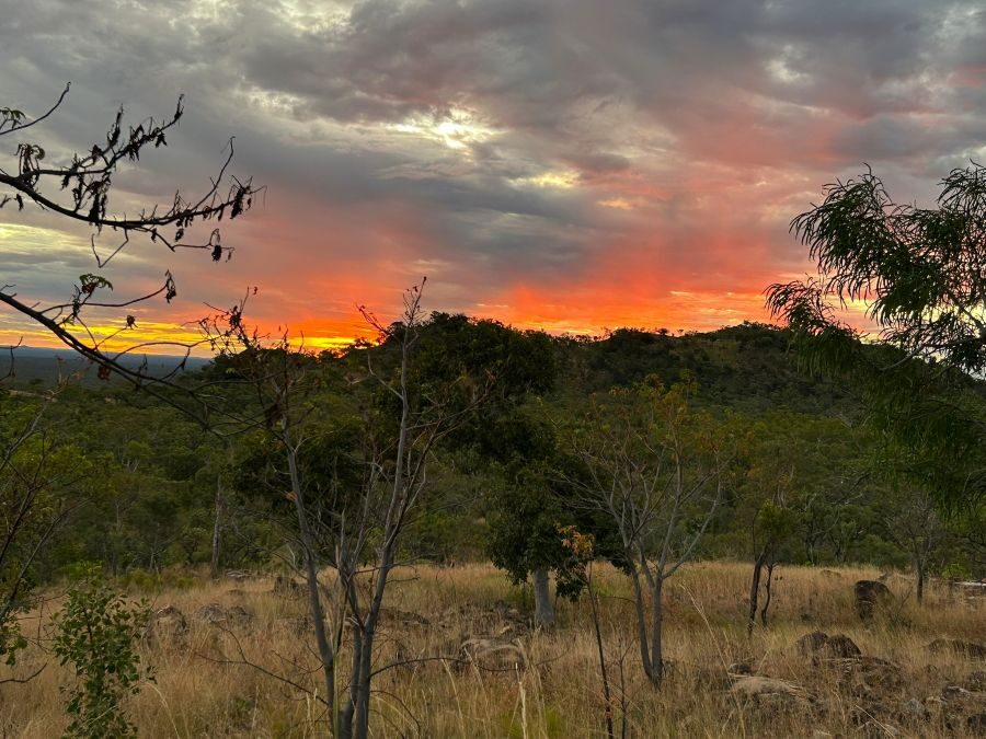 Zonsondergang in Undara tijdens de Sunset Tour