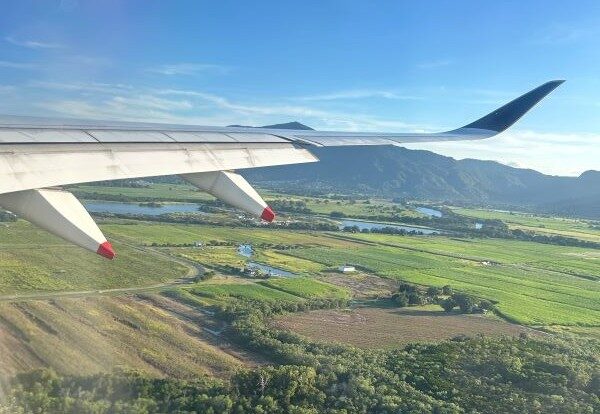 Singapore Airlines toestel vliegt boven Queensland