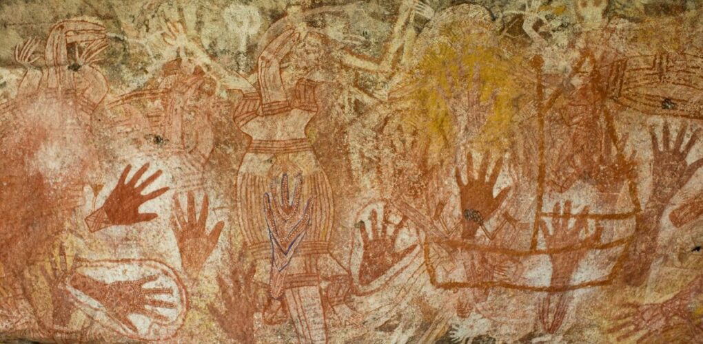 Aboriginal rock art met handen in Kakadu