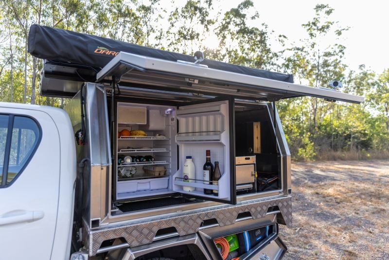 Adventure Rentals Toyota Hilux 4WD Dubbele Daktent koelkast