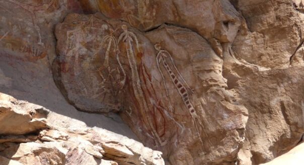 Aboriginal rock art op een rots in Kakadu