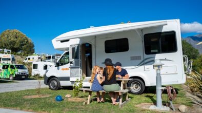 Gezien zit voor de Apollo Euro Camper op de camping