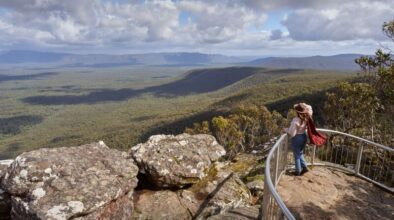Weids uitzicht over de Grampians vanaf de Victoria Reed Lookout